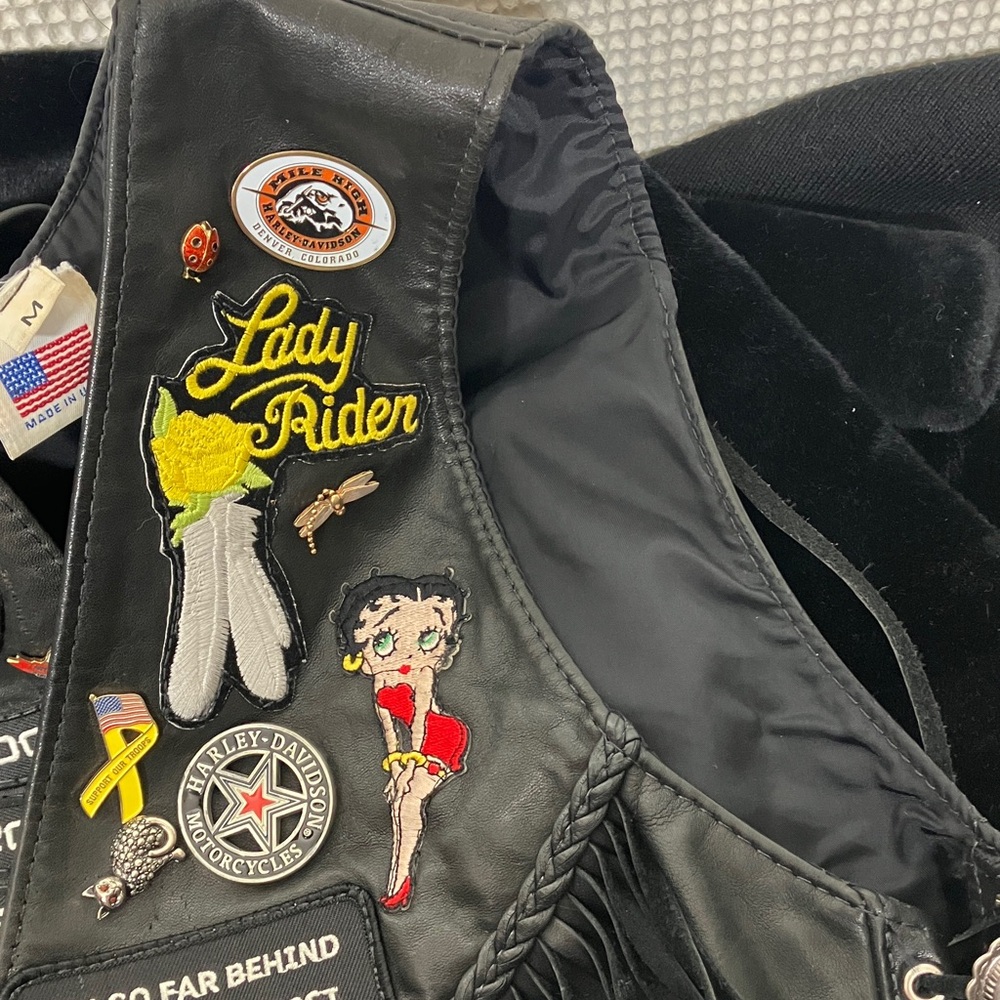 Harley Davidson, black Leather Vest - Picture 10 of 13